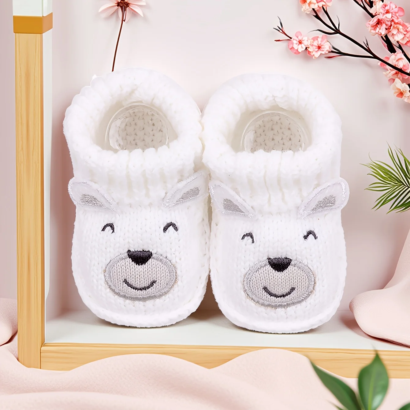Mini Fashion – Knitted Baby Slippers (3-6 months)