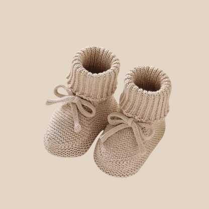 SnuggleSteps – Warm & Soft – Knitted Baby Slippers
