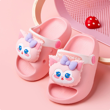 Mini Fashion – Cheerful & Safe – Polka Beach Slippers