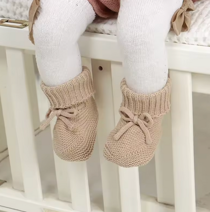 SnuggleSteps – Warm & Soft – Knitted Baby Slippers
