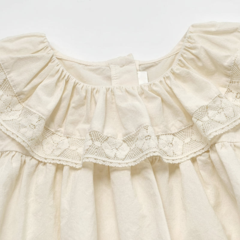 Ruffle Collar Top – Elegant & Comfortable – Top with Decorative Collar and Puff Sleeves