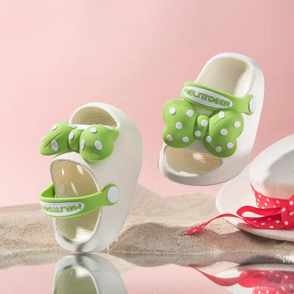 Mini Fashion – Cheerful & Safe – Polka Beach Slippers