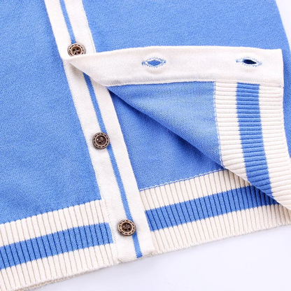 CozziWear – Warm & Trendy – Knitted Vest with Teddy Bears