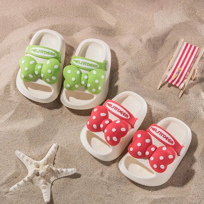 Mini Fashion – Cheerful & Safe – Polka Beach Slippers